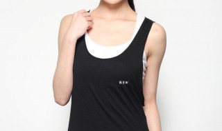 黑背心领掉色怎么处理 黑色背心领子变色咋弄啊