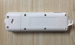 接线板上的插孔为什么没有一孔的（电线板上为什么没有一孔）
