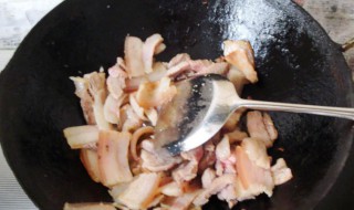 铁锅除油垢好方法（铁锅除油垢好方法是什么）