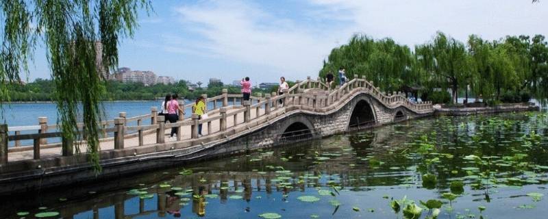 大明湖畔在哪里个城市 大明湖畔是哪里的