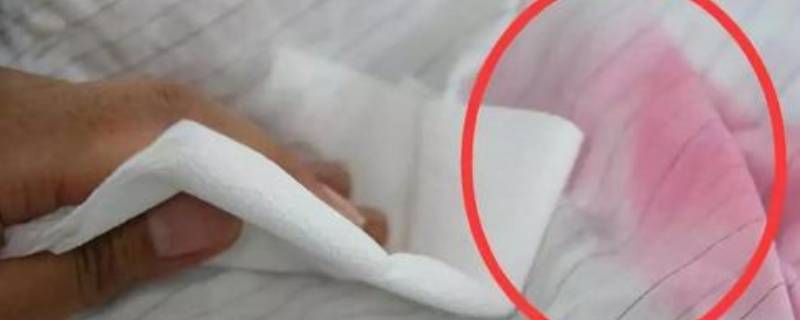 衣服褪色怎么洗才能不褪色 红色衣服褪色怎么洗才能不褪色