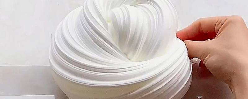 衣服上已干的起泡胶怎么消除 衣服上已干的起泡胶怎么消除啊