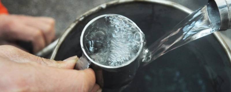 酿造和勾兑酒的标准号 勾兑酒与酿造酒的区别标准号