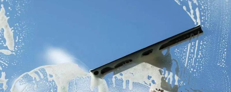 用什么水擦玻璃又亮又干净 用什么水擦玻璃又亮又干净又好看