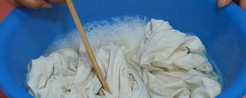 衣服染上染发剂怎样可以洗干净（衣服染到染发剂怎么洗）