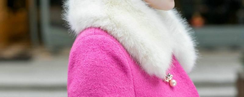 大衣上的毛毛怎么去掉（大衣上的毛毛怎么去掉图片）