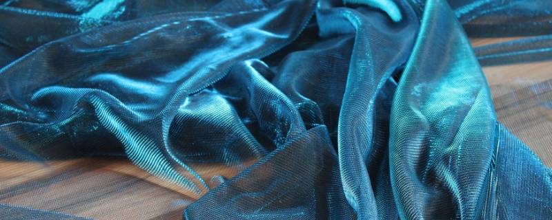 镭射面料衣服怎样清洗（镭射面料衣服怎样清洗才干净）