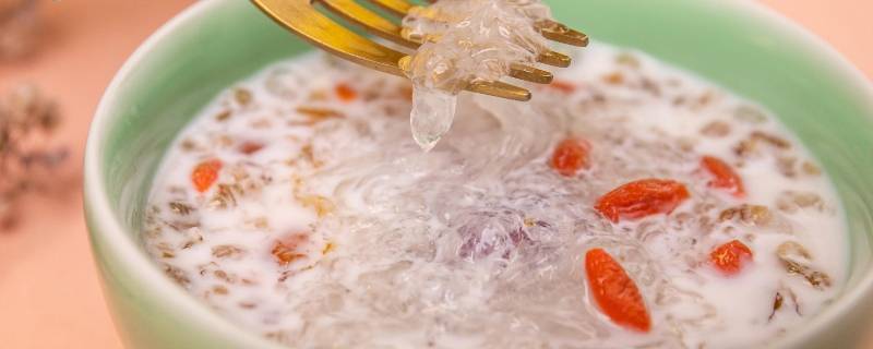 炖燕窝用冷水还是热水 炖燕窝放什么材料一起炖最好