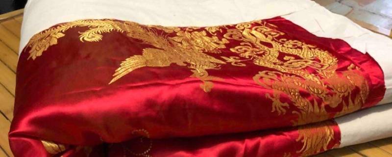 新被子第一次使用应该怎样处理（新被子怎么处理才能使用）