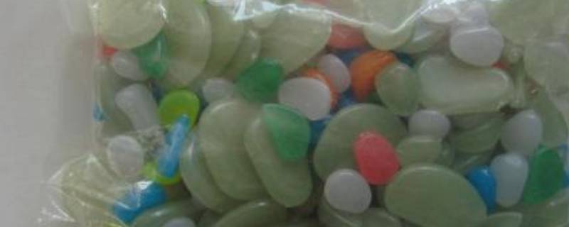 人造夜光石与天然区别（人造夜光石与天然区别在哪）