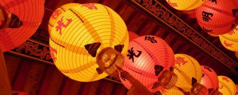 灯笼代表着什么象征意义（灯笼象征着什么代表着什么）
