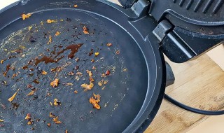电饼铛怎样清洗干净（电饼铛怎么清洗）