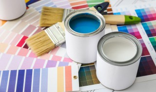 装涂料的桶怎样清洗干净（涂料桶里的涂料怎么清洗）