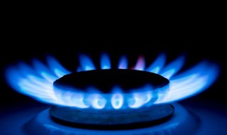 煤气灶打不着火是怎么回事 燃气灶只出气不打火怎么回事