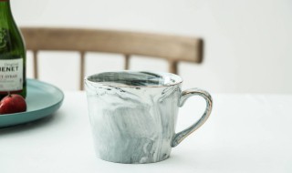 陶瓷杯可以放冰箱吗 陶瓷杯能放进冰箱里冷冻吗?