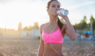 运动后肚皮痒怎么回事（运动过后肚皮痒）