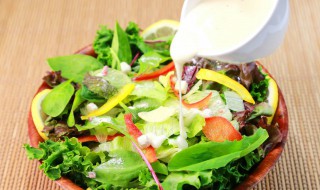 凉菜放冰箱第二天还能吃吗（拌好的凉菜放冰箱第二天还能吃吗）