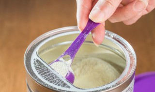 奶粉泡好可以放冰箱吗（奶粉泡好可以放冰箱吗冬天）