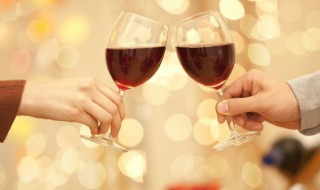 红葡萄酒可以放冰箱吗（干红葡萄酒能放冰箱里吗）