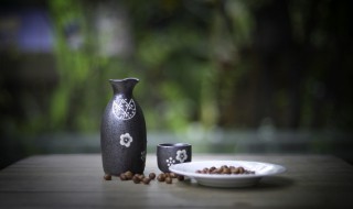白酒放冰箱里还能喝吗 白酒能放冰箱里吗?